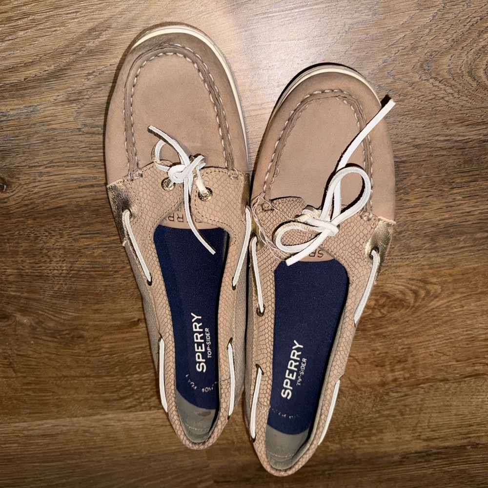 Tan Sperry Boat Shoes 9.5 Women’s